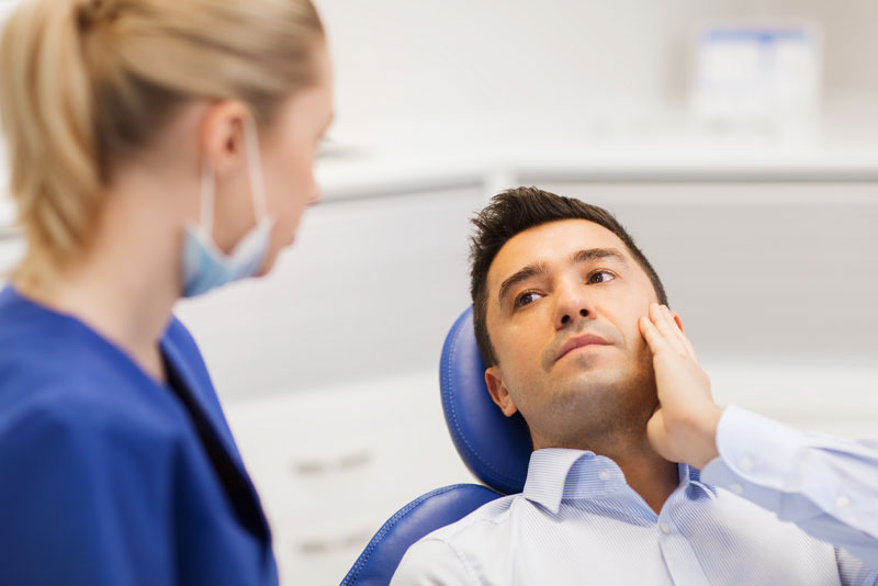 dental-patient-with-tooth-pain